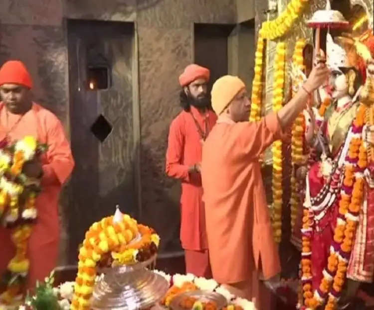 CM योगी ने आज मां पाटेश्वरी मंदिर में की पूजा, गोंडा को देंगे बड़ा तोहफा