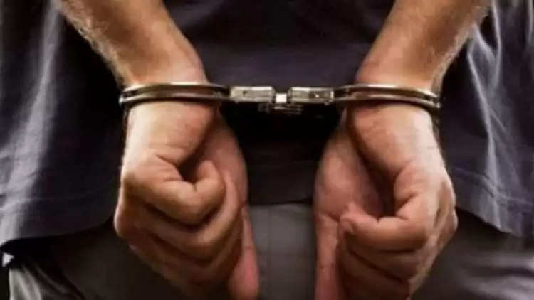 दिल्ली के द्वारका में कुख्यात गैंग के तीन सदस्य गिरफ्तार, दो पिस्टल और सात कारतूस बरामद