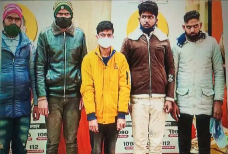 जारी है चोरी के वाहनों के पार्ट्स की बिक्री का धंधा, दिल्ली के पांच युवक दबोचे