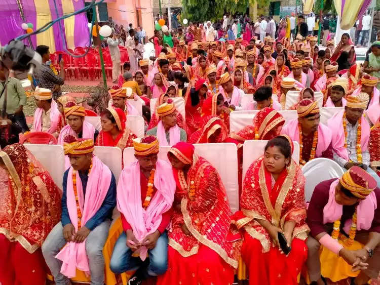 बलरामपुर गैसड़ी तथा पचपेड़वा विकास खंड &nbsp;मे संयुक्त मुख्यमंत्री सामूहिक विवाह योजना में 95 जोड़ो का विवाह हुआ