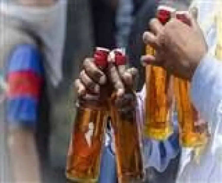 जहरीली शराब का कहर, आंबेडकर नगर, आजमगढ़ और बदायूं में अब तक 24 लोगों की मौत