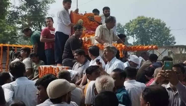 विधायक अरविंद गिरि को राजकीय सम्मान के साथ दी गई समाधि, नम आंखों से दी श्रद्धांजलि