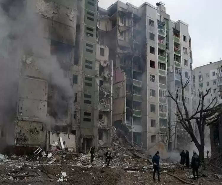 Russia-Ukraine War: रूस ने यूक्रेन पर किए सिलसिलेवार धमाके, सड़कों पर बिछीं लाशें