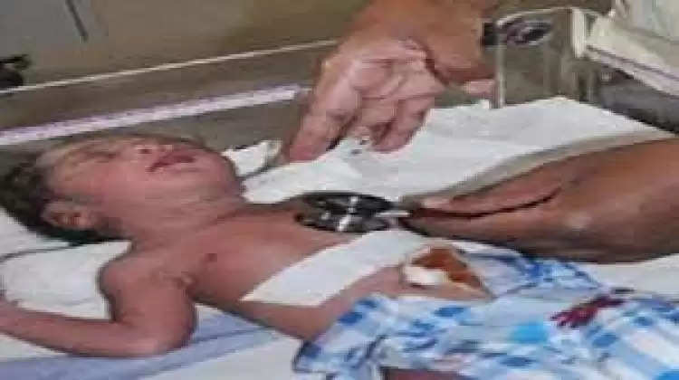 उत्तराखंड में शौचालय में नाबालिग ने दिया बच्चे को जन्म, बच्चे की मौत, जांच में जुटा अस्पताल प्रशासन