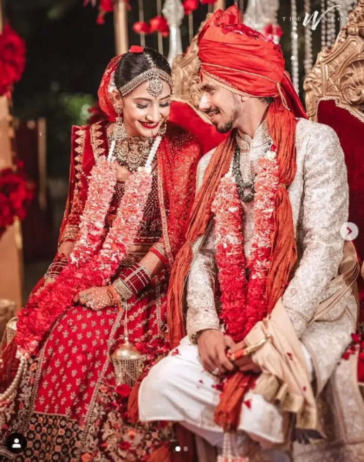 स्पिनर युजवेंद्र चहल ने कोरियोग्राफर और यूट्यूबर धनश्री वर्मा के संग की शादी