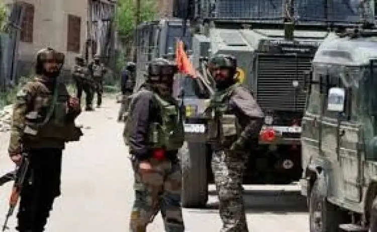 कश्मीर में CRPF जवानों पर हमला -आतंकियों को भगाने में मदद करने के आरोप में कांग्रेसी नेता गिरफ्तार