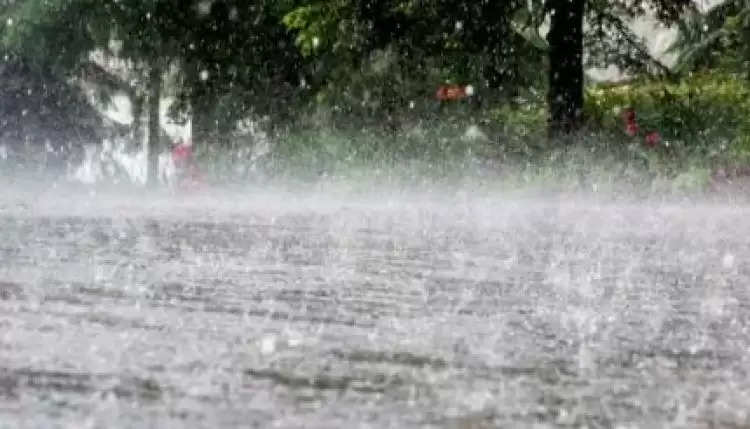 Weather Update : उत्तराखंड में भारी बारिश का अनुमान, कई जिलों में ‘ऑरेंज अलर्ट’