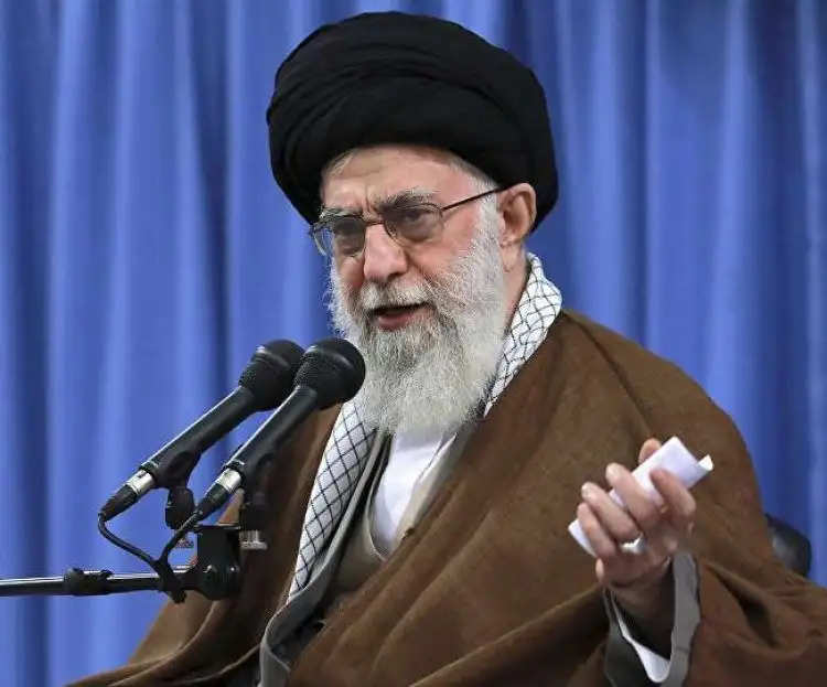 ईरान ने सर्वोच्च नेता को देश की गरीबी से जोड़ने वाले अखबार पर प्रतिबंध लगाया, जानें- पूरा मामला