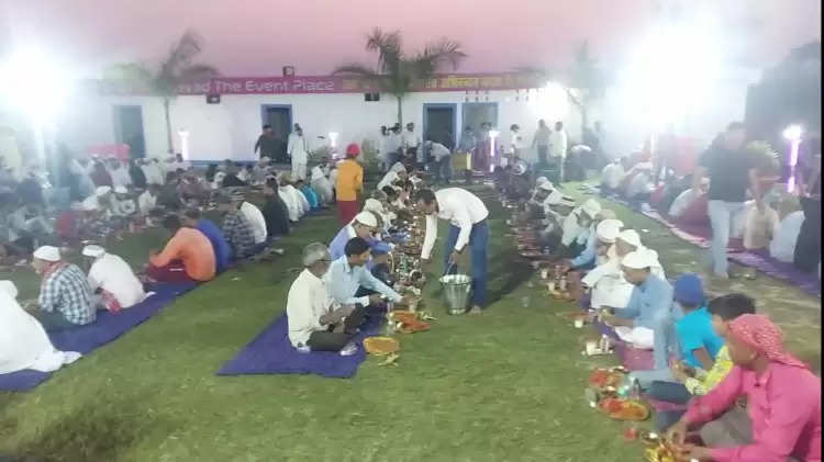 सपा नेता बैजू यादव ने दी रोजा इफ्तार पार्टी, कहा- मोहब्बत और भाईचारे का पैगाम है माहे रमजान