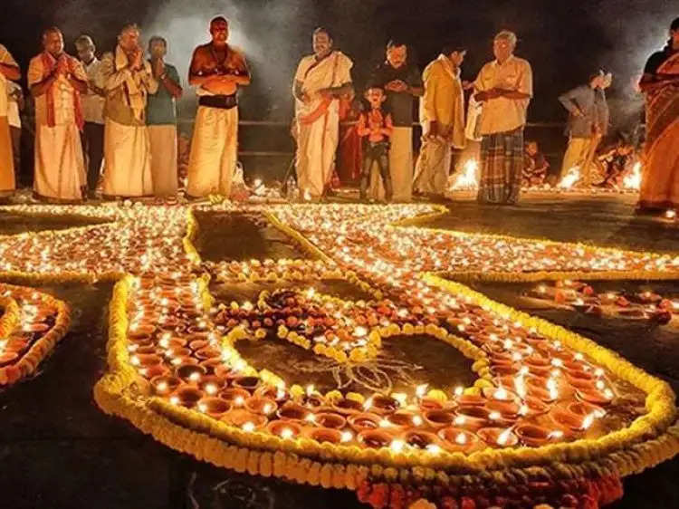 कार्तिक पूर्णिमा को देव क्यों मनाते हैं दीपावली? इसके मूल में हैं भगवान शिव शंकर