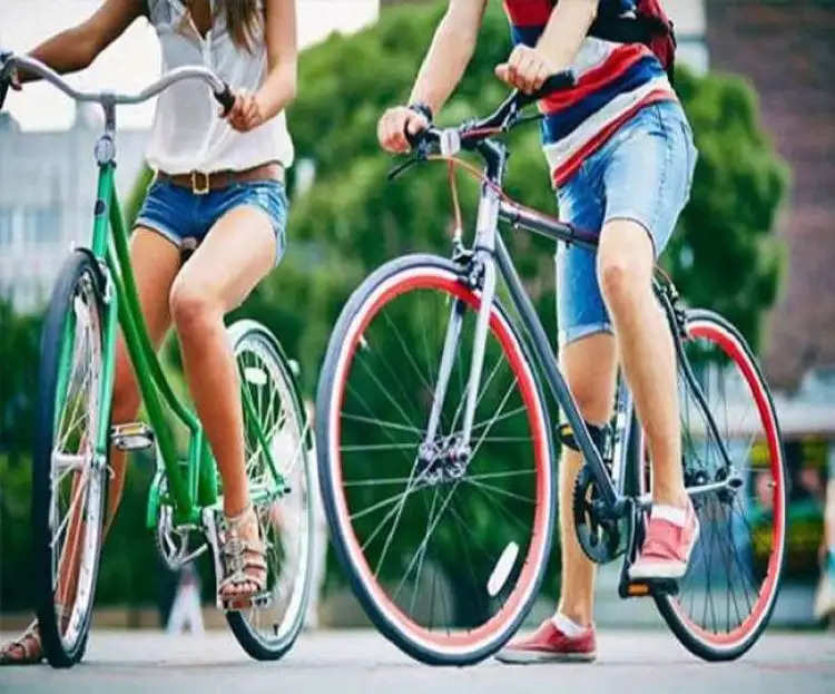 दिन में कितना देर साइकिल चलाना है जरूरी? जानिए साइकिलिंग के फायदे