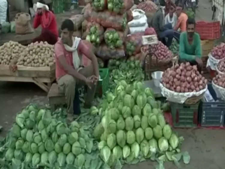 पेट्रोल-डीजल की बढ़ी कीमतों का दिल्ली की मंडियों पर असर, जानें सब्जी विक्रेताओं ने क्या कहा?