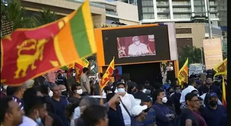 श्रीलंका में जनता के विरोध प्रदर्शन के बीच सामने आया श्रीलंकाई PMO का शर्मनाक बयान, आपतकाल की घोषणा