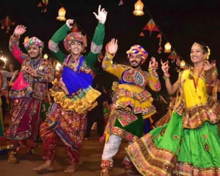 जानें नवरात्रि में 9 दिन किस दिन कौन-सा रंग पहनना चाहिए