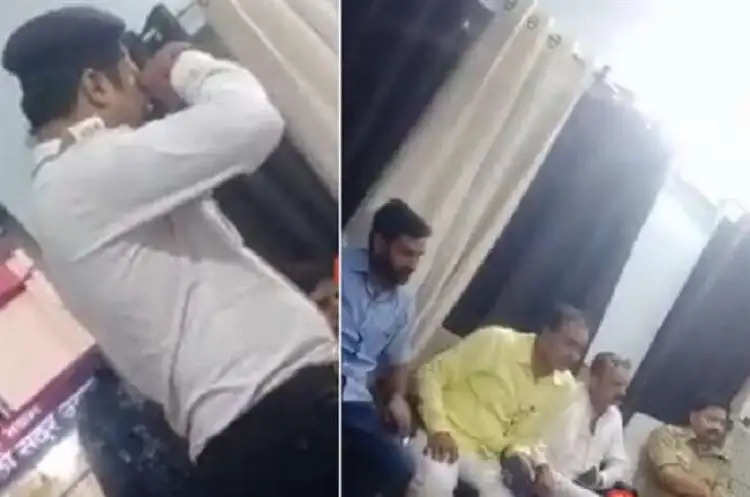 बीजेपी नेताओं की बदसलूकी पर फूट-फूट कर रोया ट्रैफिक सिपाही, सपा ने वायरल वीडियो ट्वीट करके भाजपा पर बोला हमला
