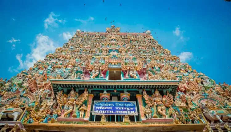 ये हैं भारत के सबसे अमीर मंदिर, करोड़ों की चढ़ती है भेंट