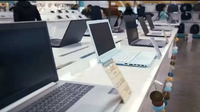 चीन को झटका, सरकार ने लैपटॉप, टैबलेट और कंप्यूटर के आयात पर लगी पाबंदी