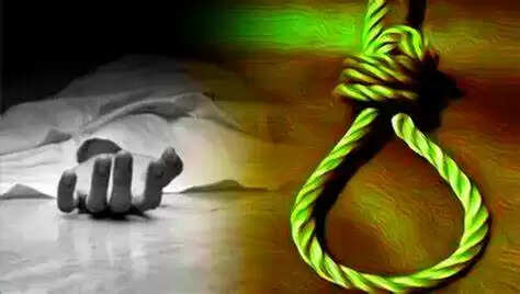 परचून दुकानदार ने फांसी लगा की खुदकुशी