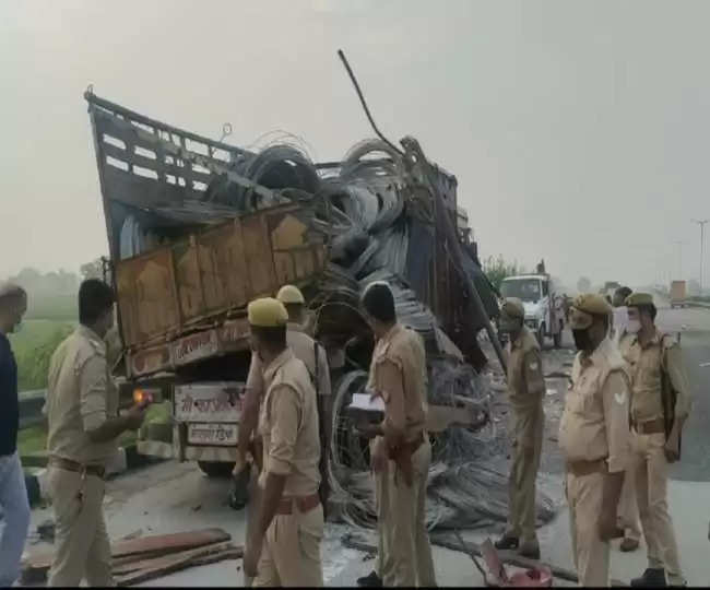 Noida : पेरिफेरल एक्सप्रेसवे पर बस और ट्रक की टक्कर, एक की मौत, 28 गंभीर