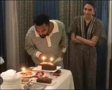 केएल राहुल ने पत्नी अथिया के साथ मिडनाइट काटा बर्थडे केक, फोटोज हुई वायरल 