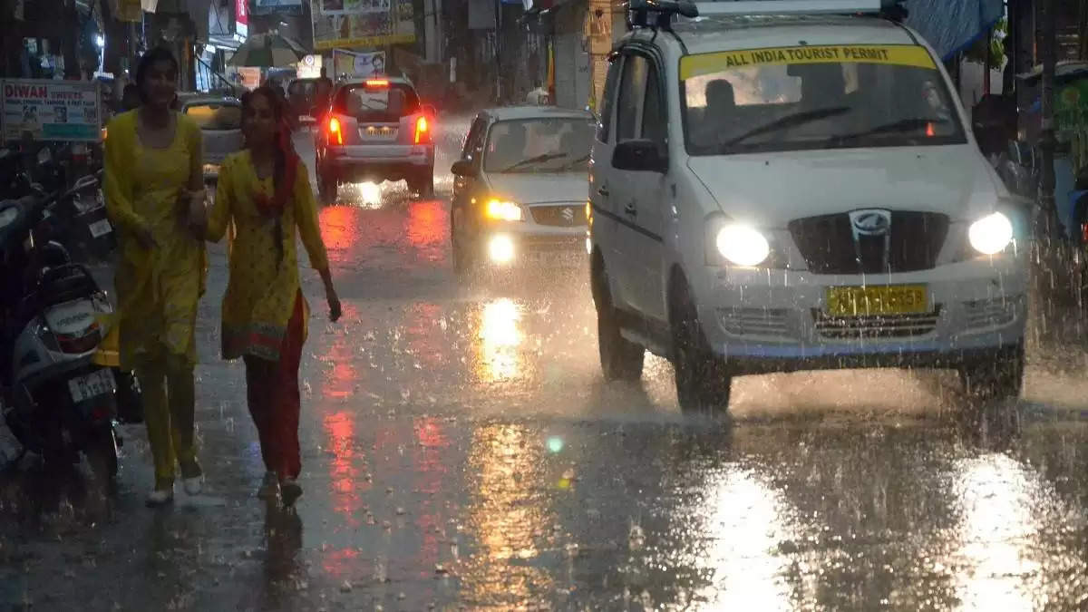 UP : बारिश से गिरा पारा, 30 जिलों के लिए यलो अलर्ट, छह मई तक मौसम के तेवर रहेंगे नरम