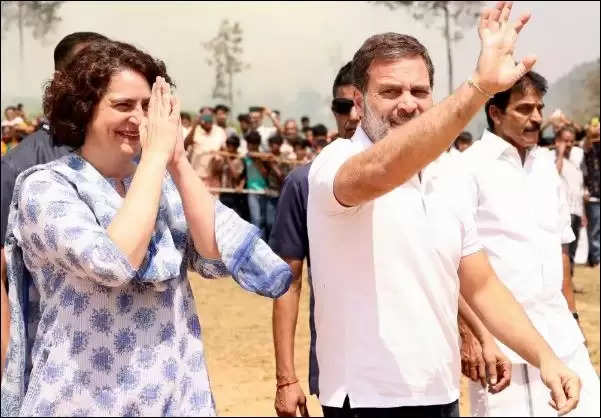 राहुल गांधी शक्ति प्रदर्शन करते हुए रायबरेली लोकसभा सीट से चुनाव नामांकन भरने पहुंचे। पूरा गांधी परिवार कांग्रेस के शक्ति प्रदर्शन में मौजूद रहा जानिए 