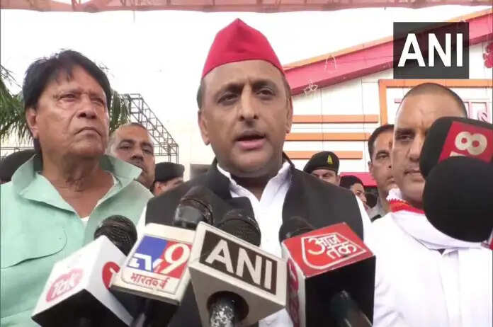 बलिया में 43°C तापमान के बाद 54 मौतों पर अखिलेश यादव ने UP सरकार को घेरा, कही ये बात