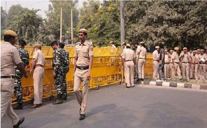 PM मोदी सहित देश के दो बड़े नेताओं को जान से मारने की धमकी, अलर्ट मोङ पर दिल्ली पुलिस