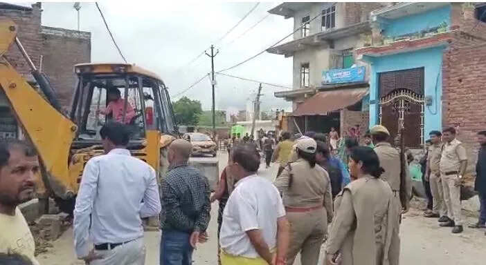 अवैध अतिक्रमण नही होगा बर्दास्त, विकास कार्य में रोड़ा बनने वाले अवैध अतिक्रमण पर चलेगा बुलडोजर