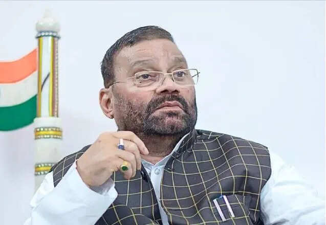 अवैध धर्मांतरण पर भड़के स्वामी मौर्य, कहा- मंदिरों में बैठे हुए पंडे-पुजारियों करवा रहे धर्म परिवर्तन