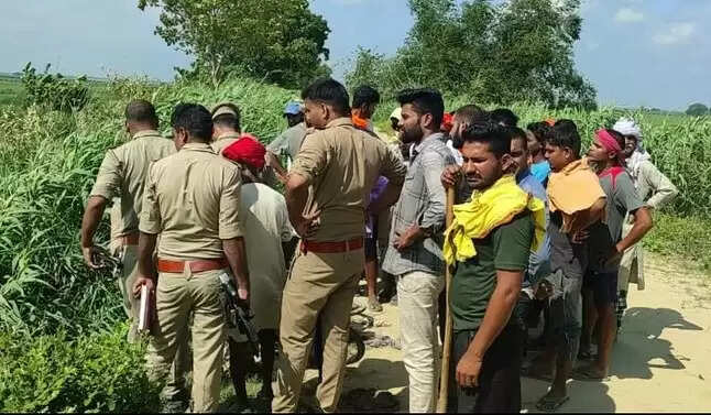 Gorakhpur: मऊ के युवक का बांध पर मिला अधजला शव, हत्याकर जलाने की शंका