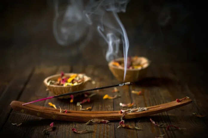 इन 6 उपायों से शुभ बनेगा राहु, फटाफट कंगाली दूर कर बना देगा करोड़पति